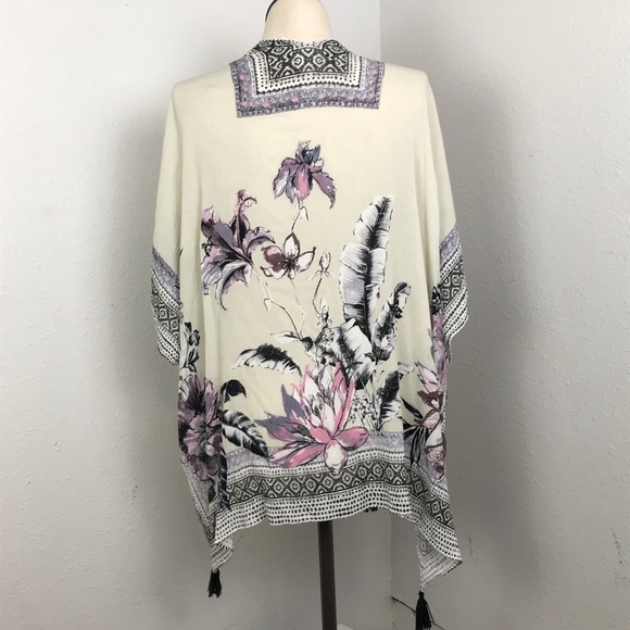 Open Front Sleeveless Kimono Women’s Size XXL Multicolor Floral Print Tassels. - Picture 3 of 12